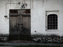 Caution Doors closed / ***