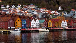Hanseatic Bryggen / ***