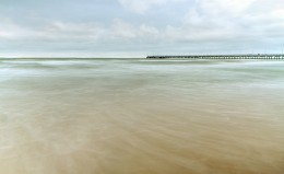stillness / ***