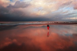 Spaziergang in den Wolken / mikhaliuk.com