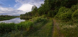 And the river ... / ***