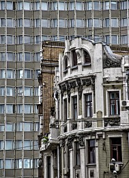 Urban contrasts / ***
