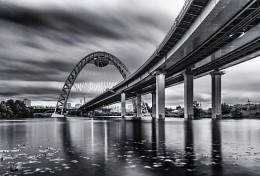 Moskau. Auf der Brücke ... / ***