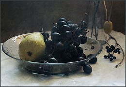 With grapes / ***