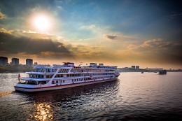 motor ship / ***