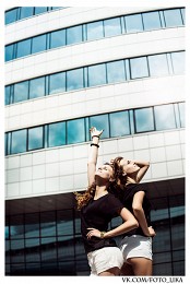 Twins / ***
