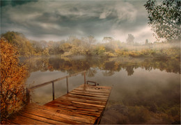 Surrounded by a soft mist / ***