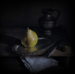 Pear / ***