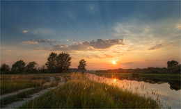 August Evening over the river Berezina / ***