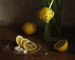 Lemon with sugar / ***