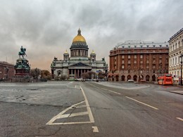 Isaakskathedrale. Der Blick aus dem Quadrat des gleichen Namens) / ***
