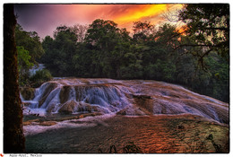 Wasserfall Aqua-Azul / ***