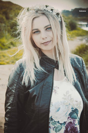  / ***