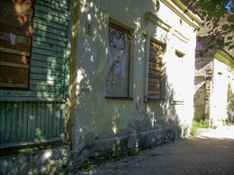 An old house / ***