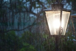 rain ... ulitsa..fonar / ***