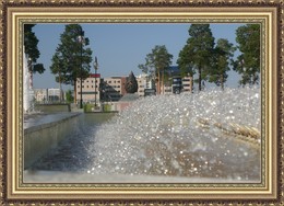 Rowan boulevard with fountains. / ***