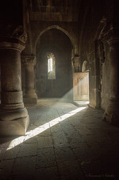 Gegard cave temple / ***