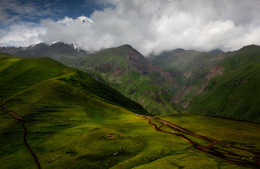 Kazbek almost invisible ... / ***