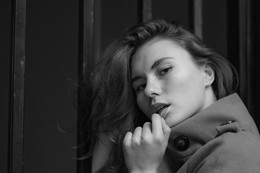  / ***