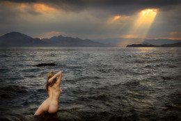 Sunset siren ... / ***