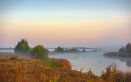 "Oh, the sky breathed autumn ..." / ***