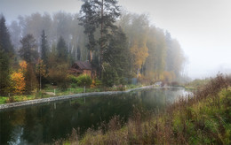 House near the water / ***