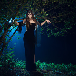 Witch / ***