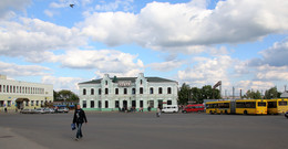 Where is the street where this house / ***