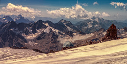 Morning with a height of 4200 m / ***