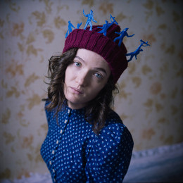 Katia (portrait with the sailors) / ***