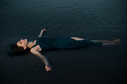 On the water / ***