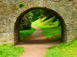 Road to a fairy tale / ...