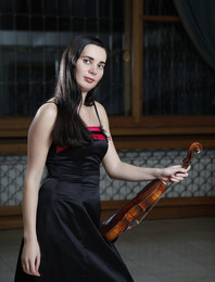 violinist Camilla / 2015