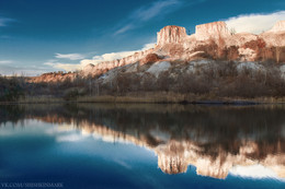 Water table / ***