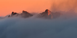 In the sea of clouds / ***