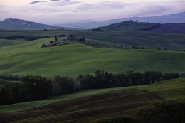 Walking in Tuscany / ***