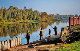 Fishing in October / ***