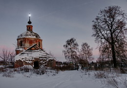 Church of the Nativity of the Blessed Virgin in Soroguzhino / ***