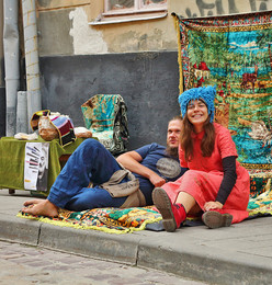 On the street littered .... / ***
