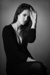 Actress like model / ***