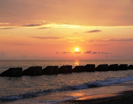 Sunset in Sochi. / ***