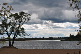 River / ***