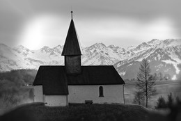 Kapelle auf dem Hügel / Katholische Filialkirche St. Leonhard in Sonthofen(Allgäu)