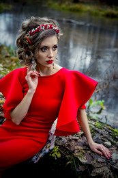 The girl in red / ***