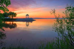 Sunset at the Minsk Sea / [img]https://img-fotki.yandex.ru/get/66958/134655490.0/0_162008_14516b54_orig.jpg[/img]
