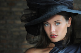 Modell / ***