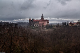 Castle / ***