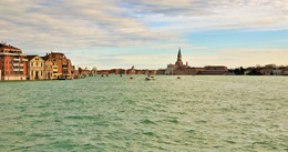 Venice / ***