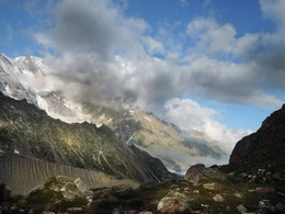 Morning in the mountains / ***