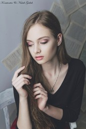 Girl / ***